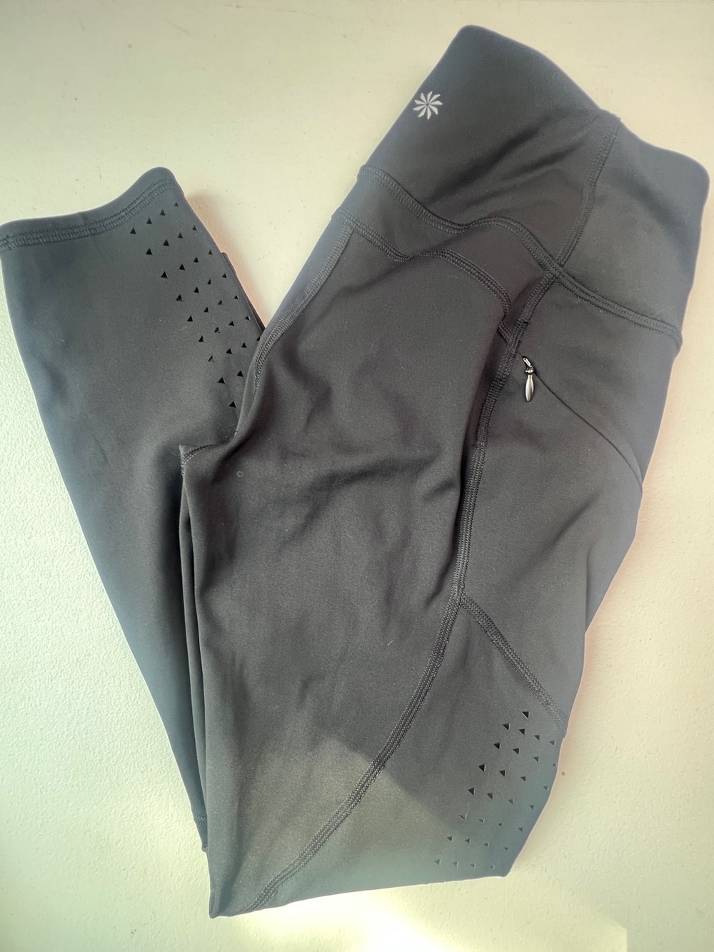 Athleta Black Laser Cut | Pocket Leggings | Small